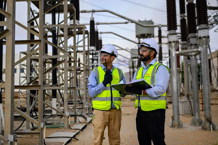 Conversation among factory employees.