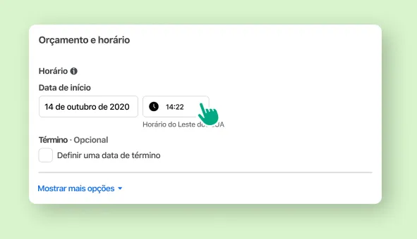 Um usuário escolhendo a hora e a data de veiculação de um anúncio
