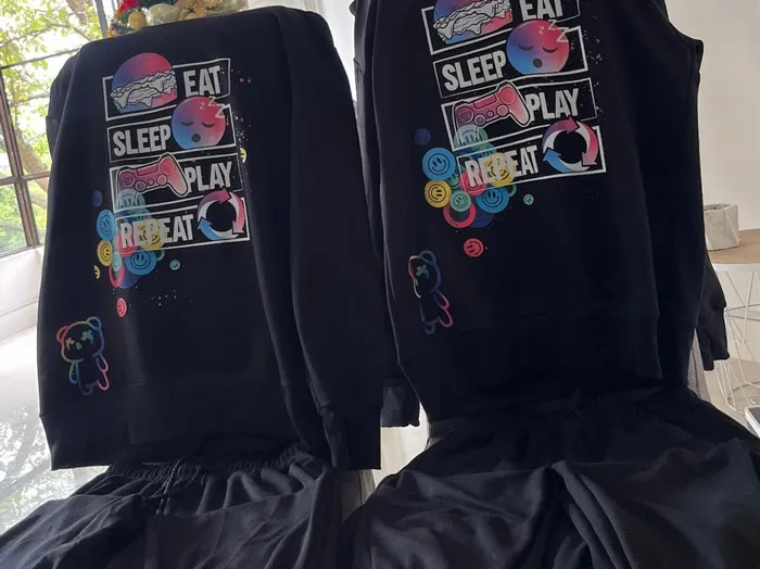 Présentation de vêtements UrbanHouse.