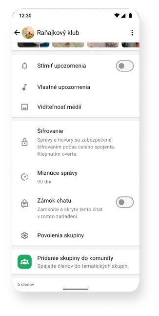 platforma whatsapp zobrazujúca skupiny s funkciami šifrovania, stlmenia a miznúcich správ