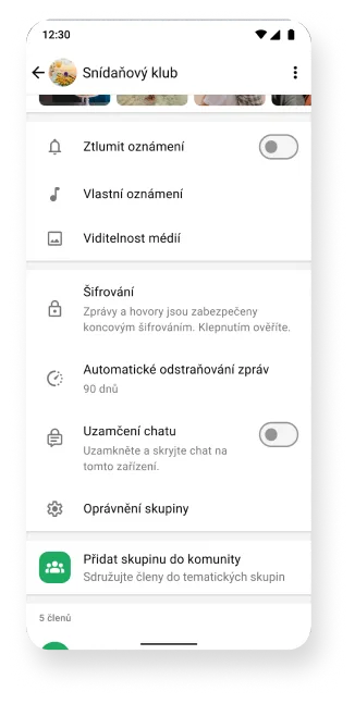 platforma WhatsApp s funkcemi ztlumení, šifrování a automatického odstraňování zpráv