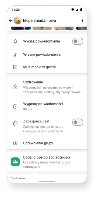 platforma whatsapp pokazująca grupy z funkcjami wyciszania powiadomień i znikających wiadomości