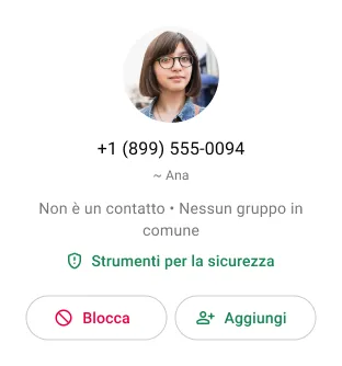 esempio di utente che blocca un contatto indesiderato su whatsapp per smettere di ricevere messaggi o chiamate