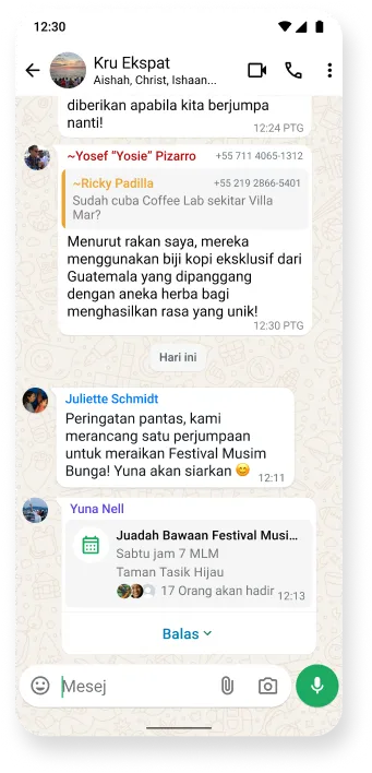 tangkapan skrin sembang kumpulan whatsapp untuk perancangan acara, menampilkan perbualan teratur dengan mesej teks yang menyerlahkan ciri kerjasama aplikasi untuk menyelaraskan perhimpunan dan pertemuan