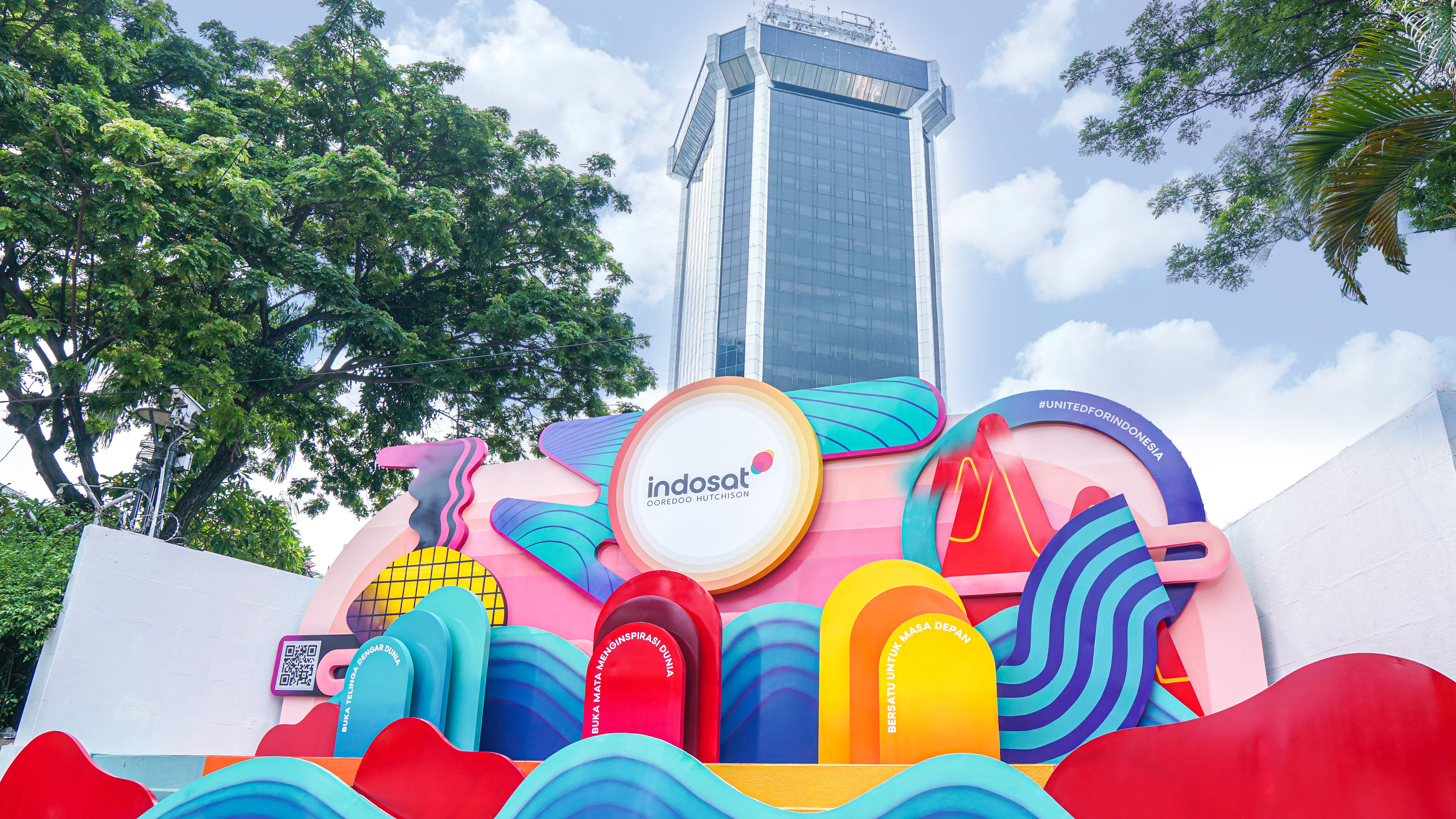 The exterior of an Indosat Ooredoo Hutchison office.