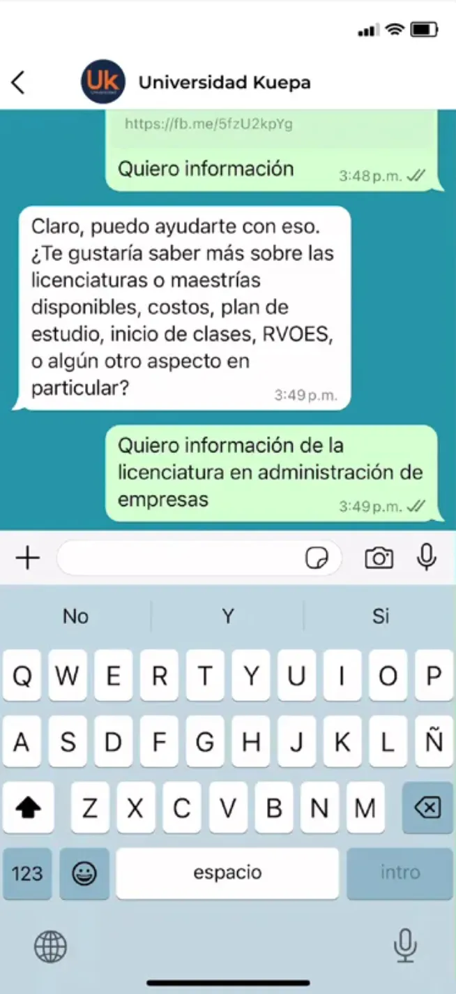 Una conversación entre un cliente potencial y Universidad Uk en WhatsApp.