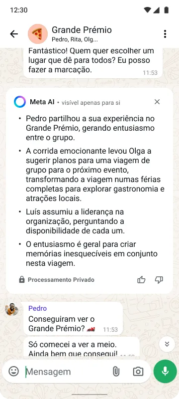 Smartphone a mostrar uma conversa de grupo chamada "Fãs" com mensagens sobre o Grand Prix, nomes dos participantes, emojis e um botão Enviar.