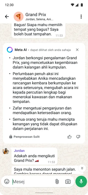 Telefon pintar menunjukkan sembang kumpulan yang dipanggil "Peminat" dengan mesej tentang Grand Prix, nama peserta, emoji dan butang hantar.