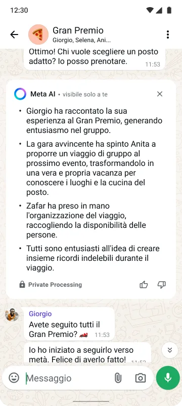 Smartphone che mostra una chat di gruppo chiamata "Fans" con messaggi sul Gran Premio, nomi dei partecipanti, emoji e un pulsante d'invio.