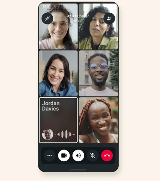 Mobile device na nagtatampok ng voice call sa group